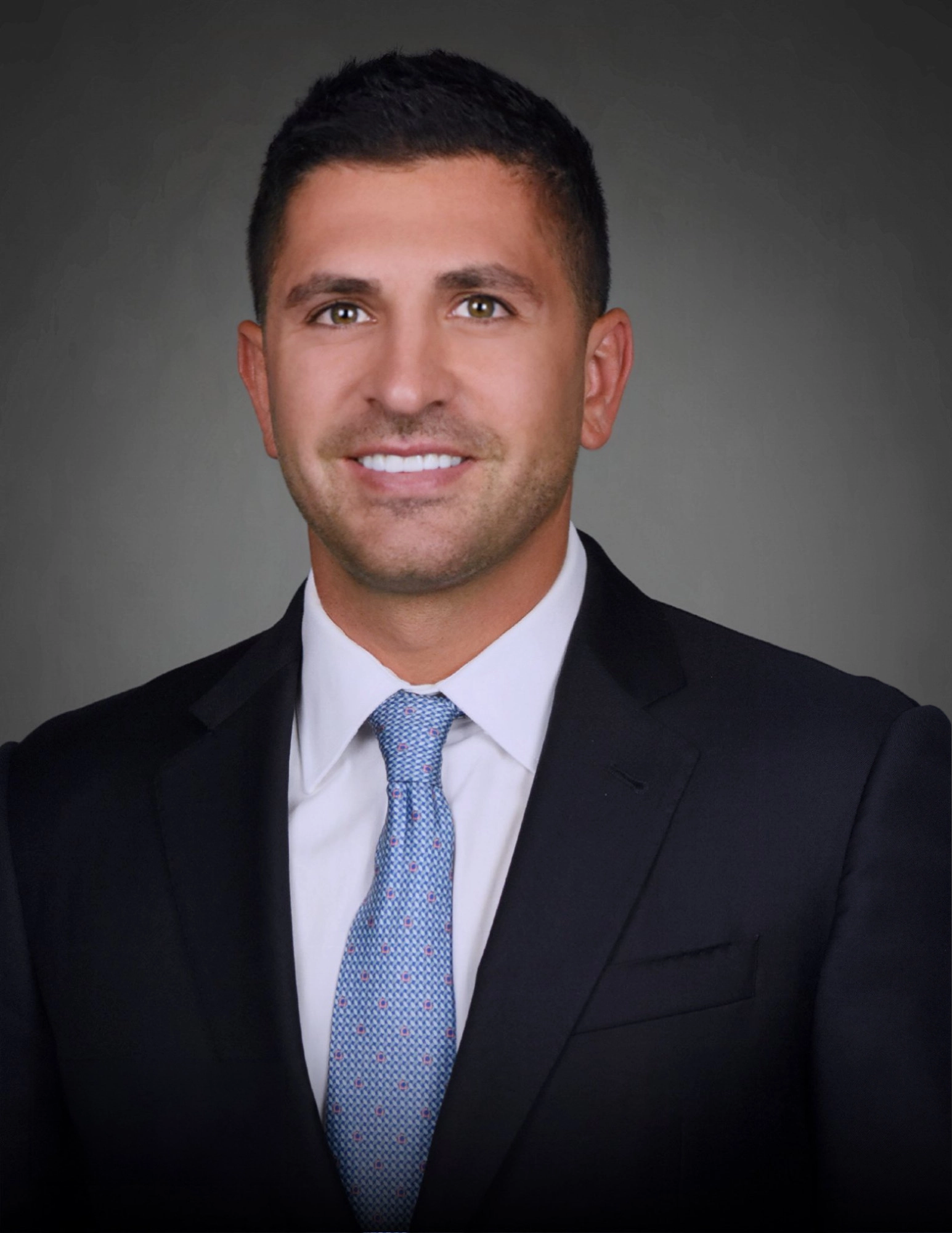 El abogado Kyle Valero, abogado litigante principal de Valero Law Group